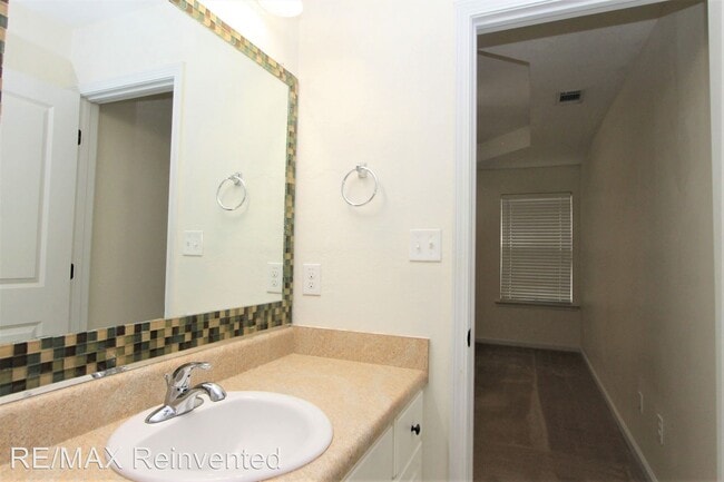 Building Photo - 2 br, 2 bath House - 120 Village Run