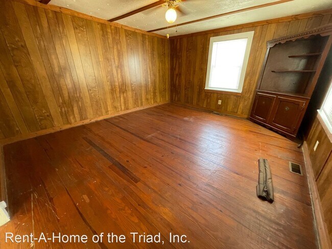 Building Photo - 2 br, 1 bath House - 505 Turner Street