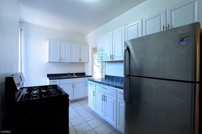 Building Photo - 5 br, 1 bath Apartment - 221 Linden Blvd F4