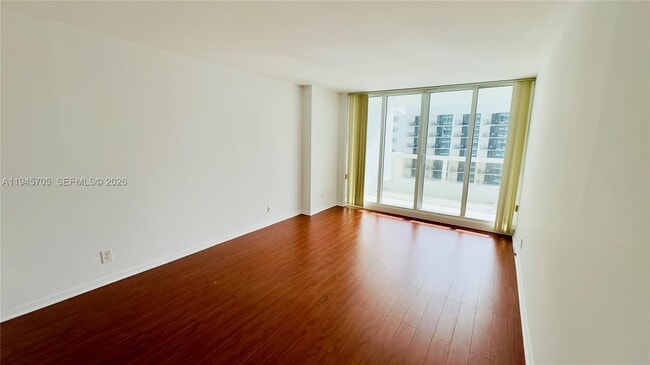 Foto del edificio - 1717 N Bayshore Dr