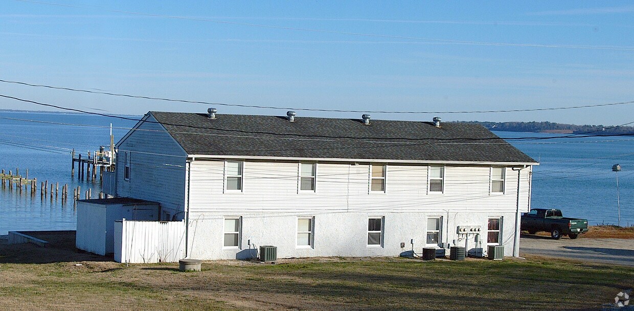 Foto del edificio - 6170 Dockside Dr
