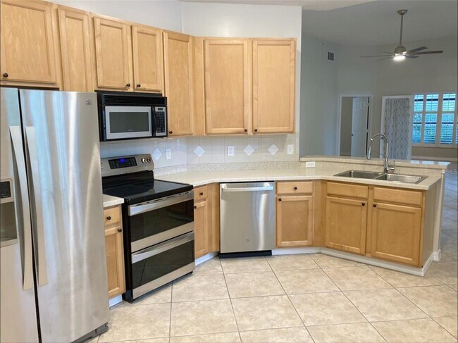 Building Photo - 949 Westpark Dr