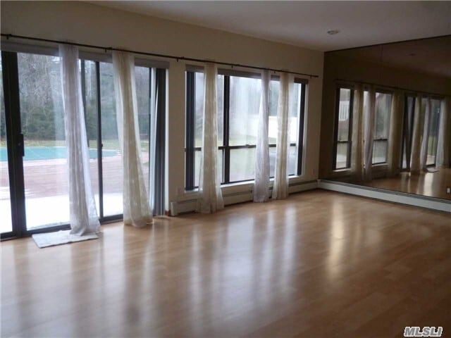 Foto del edificio - 4 Bridle Ct