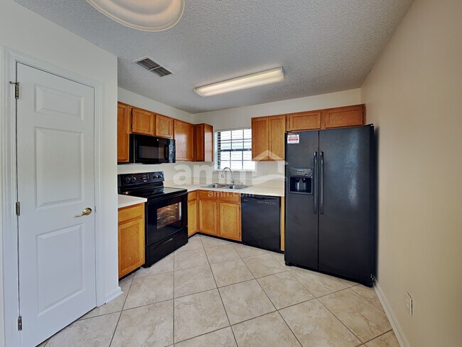 Foto del edificio - 9081 Prosperity Lake Dr