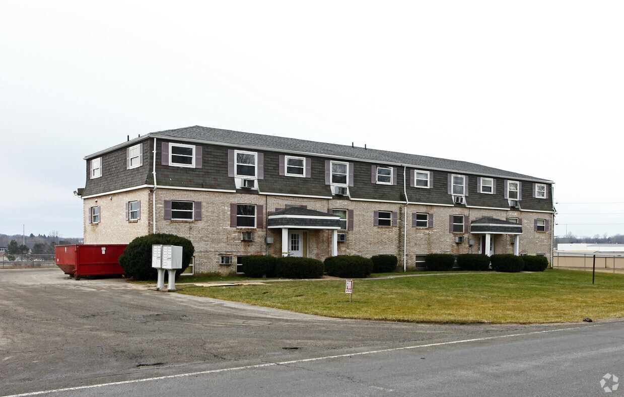 Primary Photo - 1095 W Longview Ave