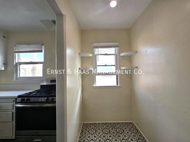 Foto del edificio - 332 Hermosa Ave