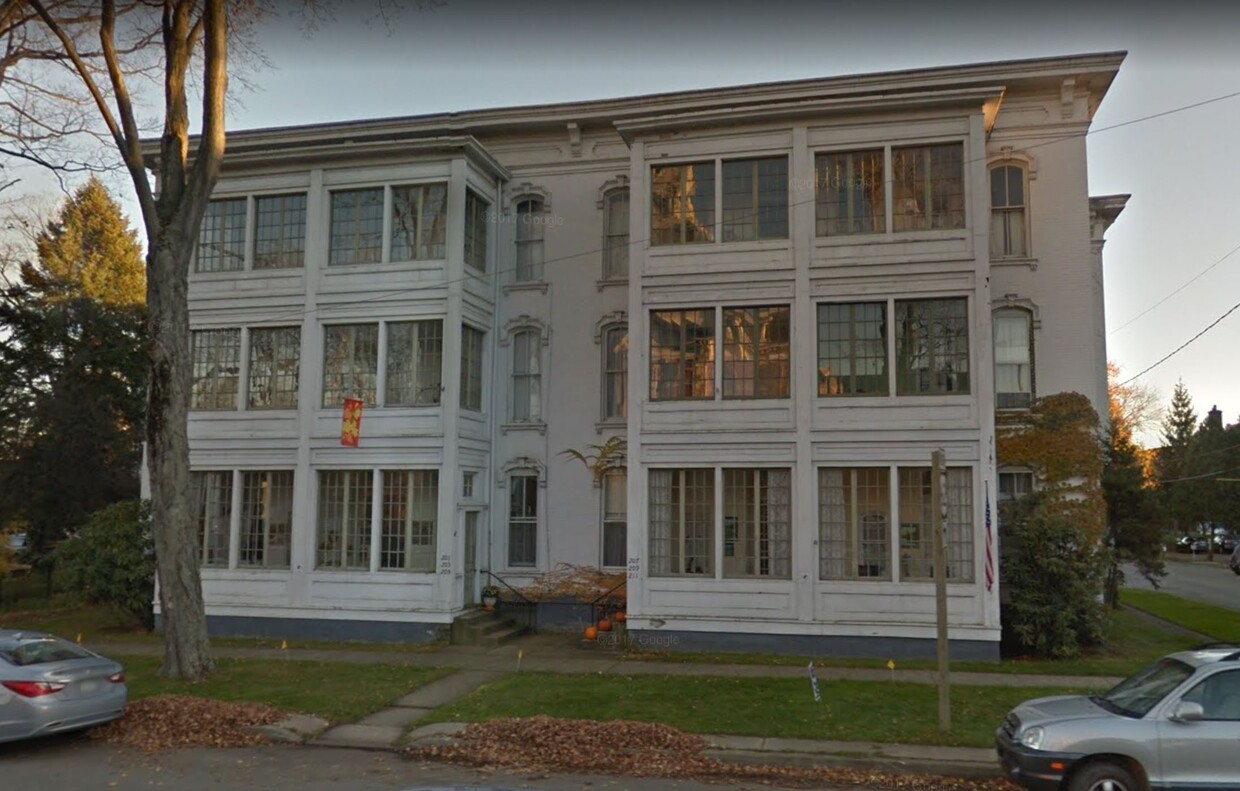 Foto principal - 209 4th Ave