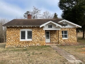 Building Photo - 115 Pleasant Cross Rd