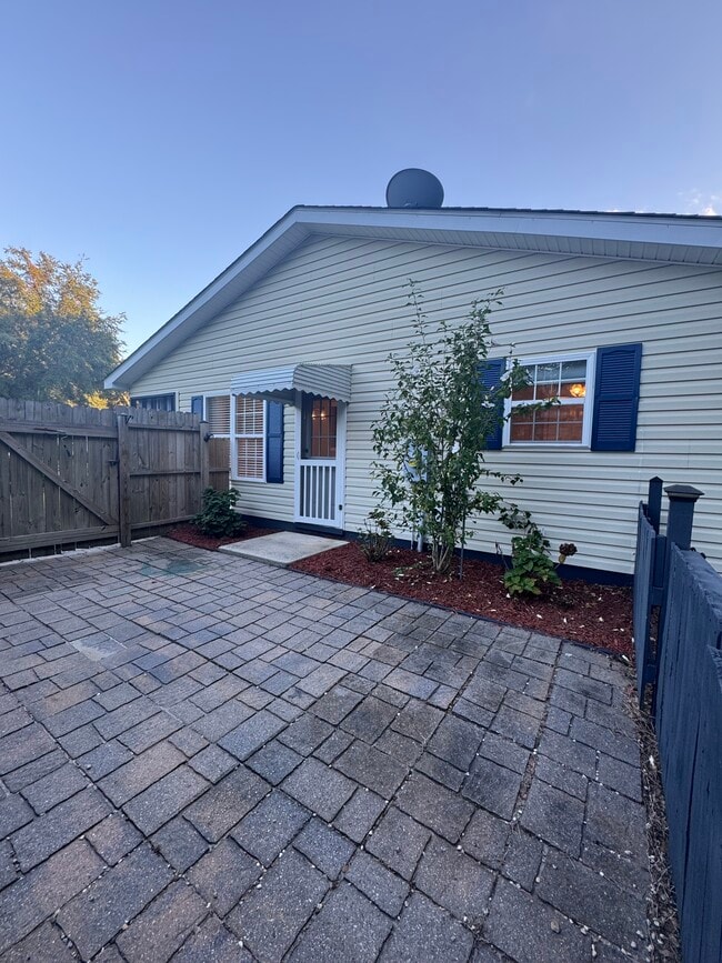 Building Photo - 1618 Yost Ln
