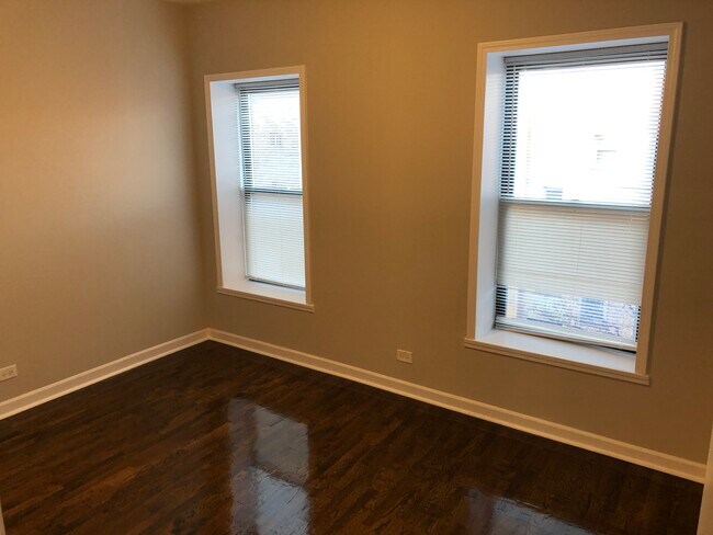 Foto del edificio - 1311 W Leland Ave