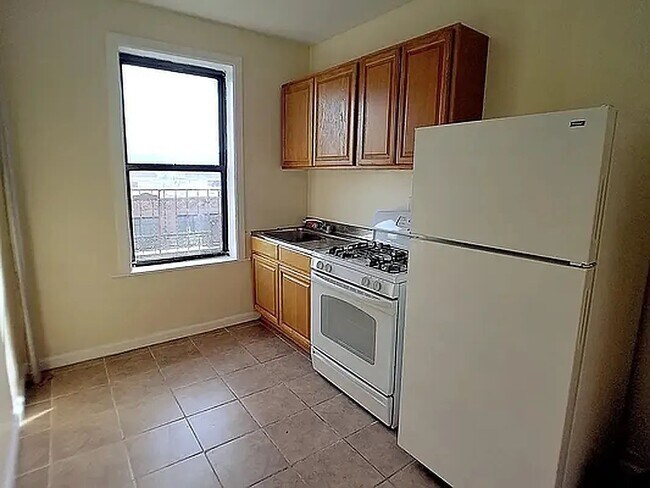 Foto del edificio - 500 West 213rd Street