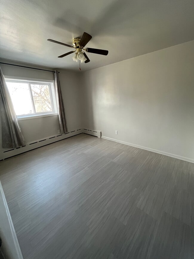 Building Photo - 291 Machray Ave
