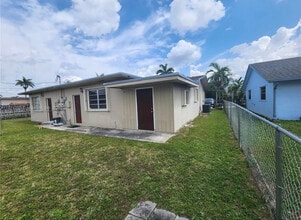 Building Photo - 1806 SW 97th Ave