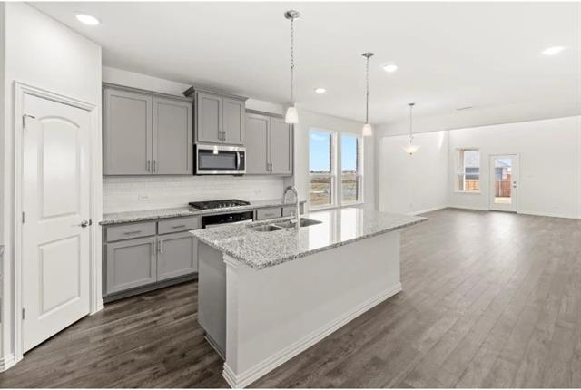 Foto del edificio - 616 Blakelys Wy