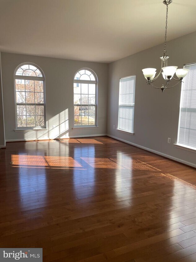 Primary Photo - 1602 Wilcox Ave