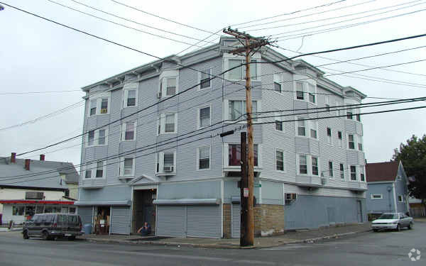 Building Photo - 200-206 S Union St