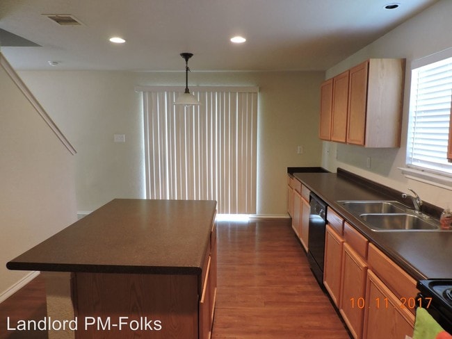 Building Photo - 3 br, 2.5 bath House - 7731 Mesquite Farm