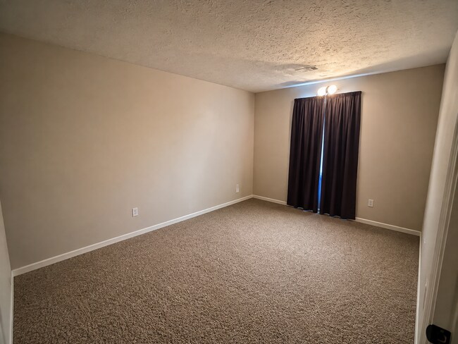 Foto del edificio - 2915 Eagle Pointe Dr