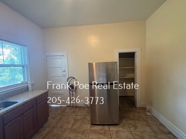 Building Photo - Charming Duplex living in the Heart of Birmingham