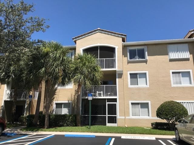 Foto del edificio - 266 Village Blvd