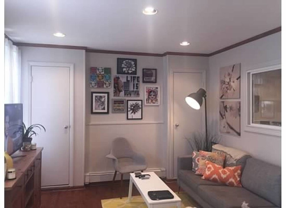 Primary Photo - 82 Bushwick Ave