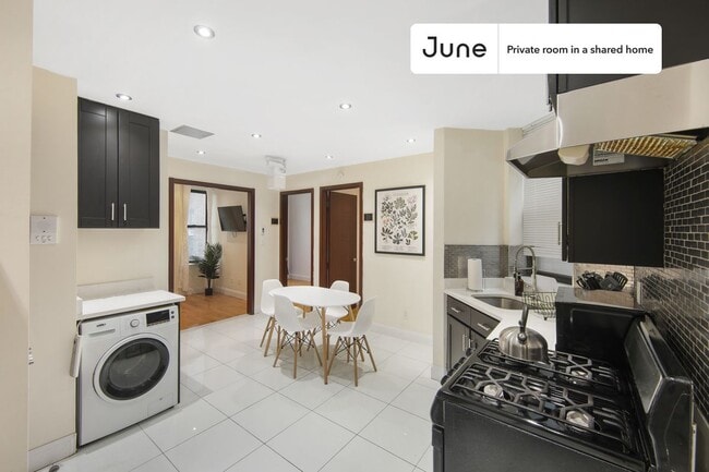 Private bedroom in 4 bed/1 bath Home - Private bedroom in 4 bed/1 bath Home