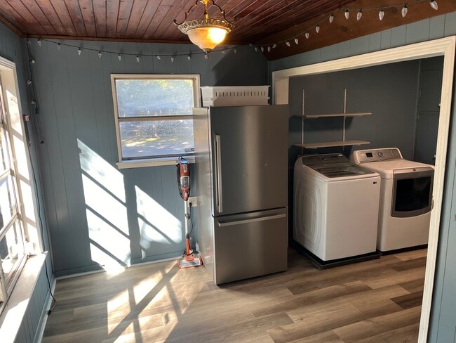 Foto del edificio - 1013 W Chase St