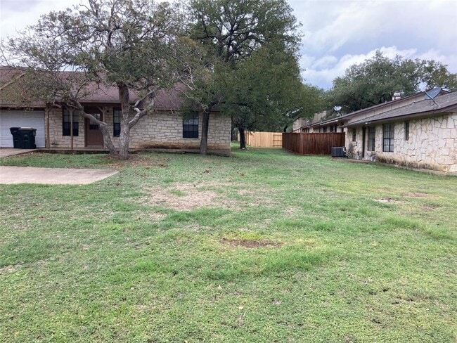 Building Photo - 509 Hedgewood Dr