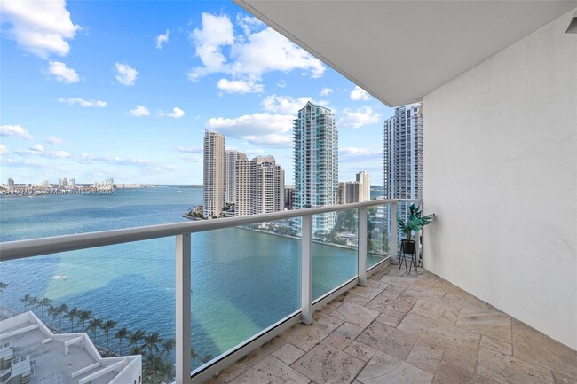 Building Photo - 300 S Biscayne Blvd