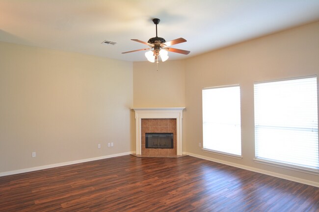 Foto del edificio - 5619 Fair Hill Dr