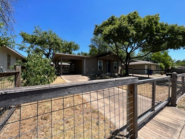 Building Photo - 7909 Lazy Ln
