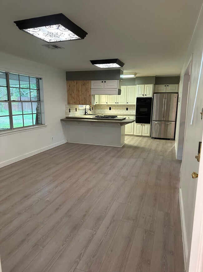 Foto del edificio - 104 Somerset Dr