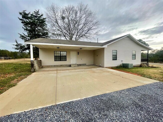 Building Photo - 840 Grass Farm Rd