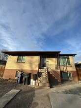 Building Photo - 1365 W Gill Pl