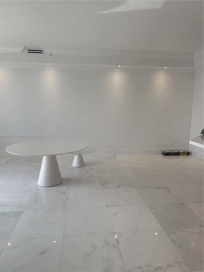 Foto del edificio - 848 Brickell Key Dr
