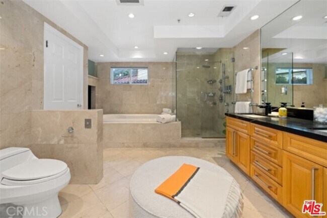 Building Photo - 3625 Coldwater Canyon Ave