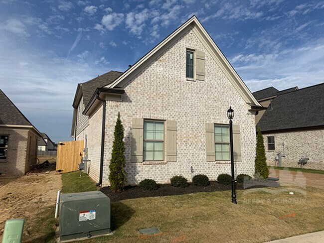 Foto del edificio - !MOVE-IN SPECIAL: 1/2 OFF FIRST MONTH RENT!! Beautiful NEW BUILD in Cordova!