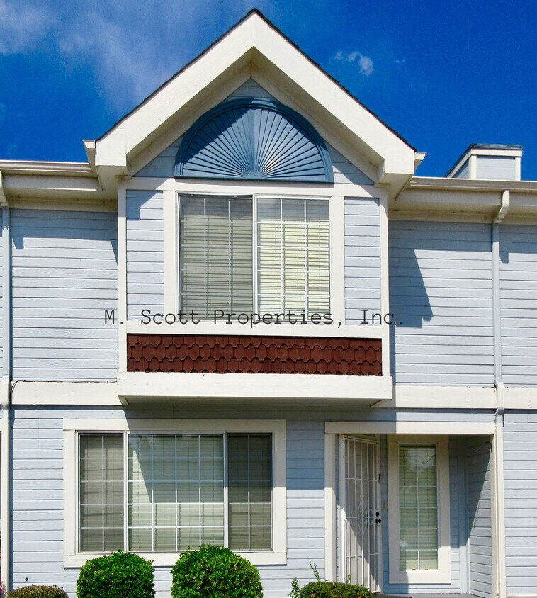 Foto principal - 1420 Douglas Ave