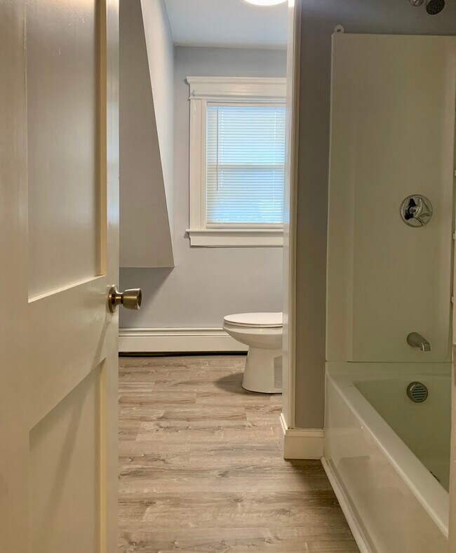 Building Photo - 115 Summer St