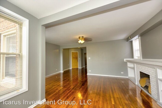 Building Photo - 6826-6828 S Cornell Ave