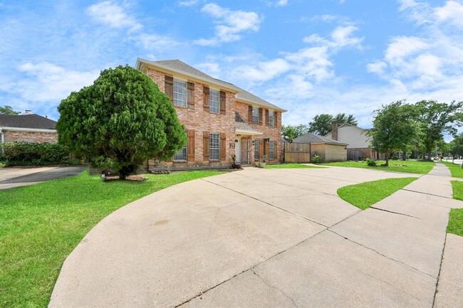 Foto del edificio - 11411 Briar Forest Dr