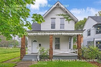 Building Photo - 2056 W 95th St