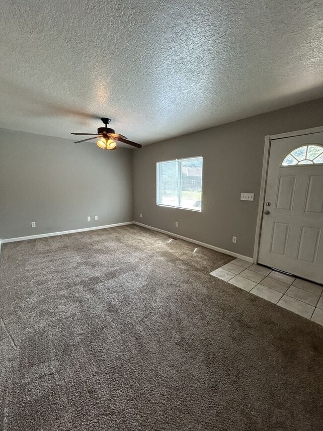 Building Photo - Very Cute & Very Spacious!  1 Bedroom 1 Bathroom House - W/D Hookups!
