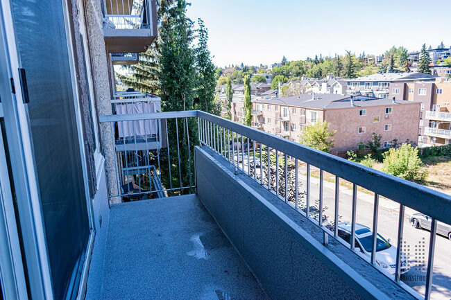 Photo du bâtiment - The Skyline in Bankview