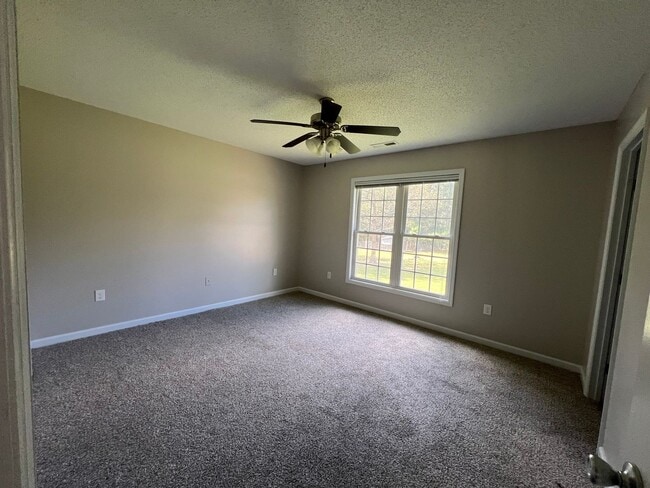 Building Photo - Charming three bedroom two bath home that ...