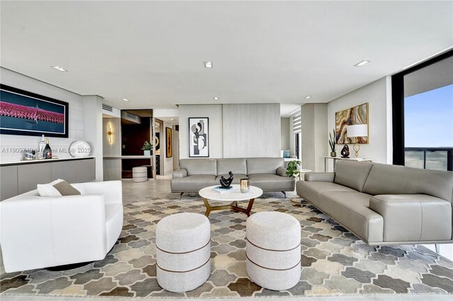 Foto del edificio - 19667 Turnberry Way