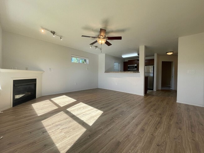 Building Photo - Fantastic Main Level Condo w/Garage, Patio...