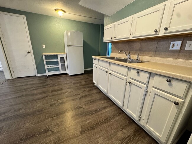 Building Photo - Adorable 1+ Bedroom in Nokomis Available Now!