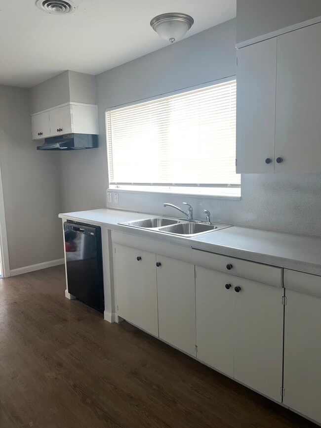 Building Photo - 546 Artemis Dr