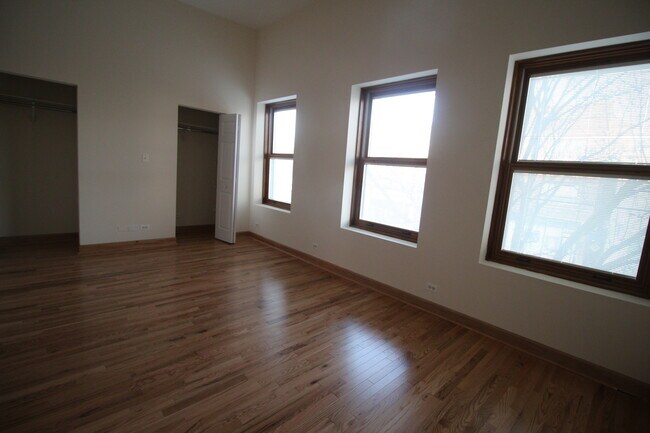 Foto del edificio - 3438 N Southport Ave